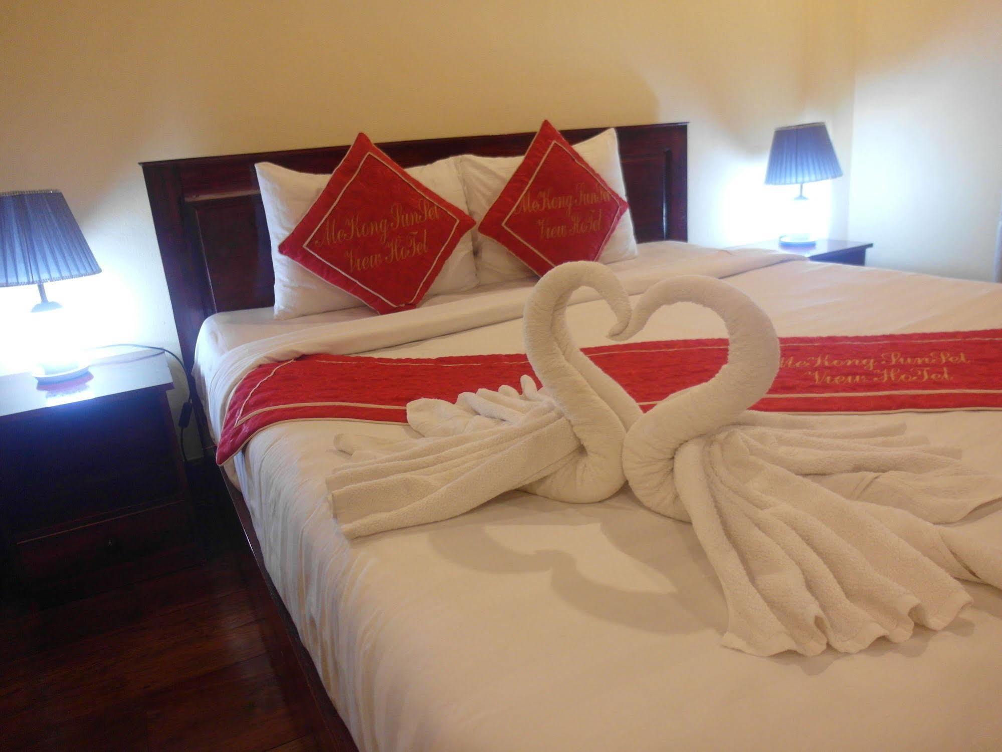לואנג פרבאנג Mekong Sunset View Hotel מראה חיצוני תמונה