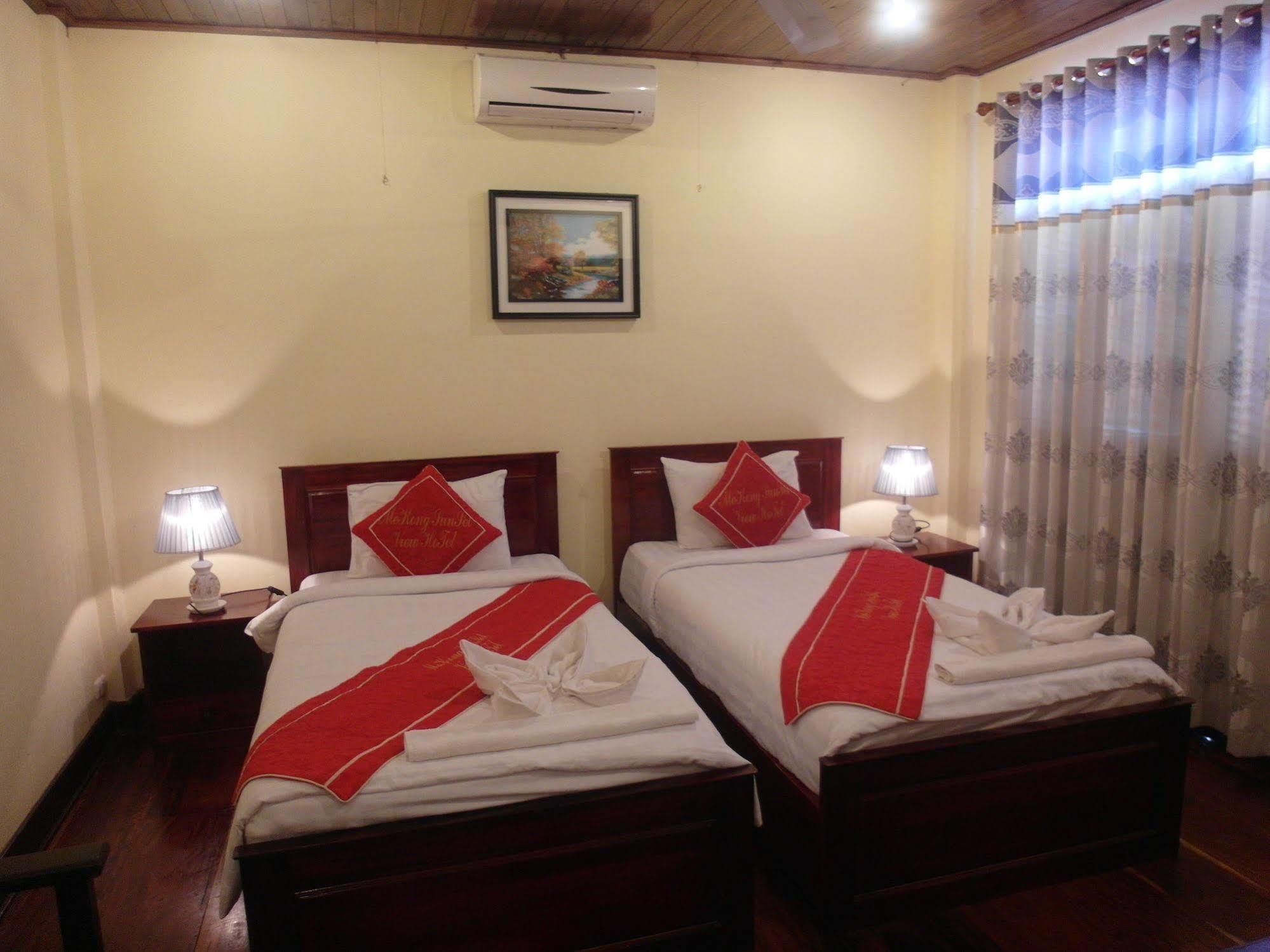 לואנג פרבאנג Mekong Sunset View Hotel מראה חיצוני תמונה