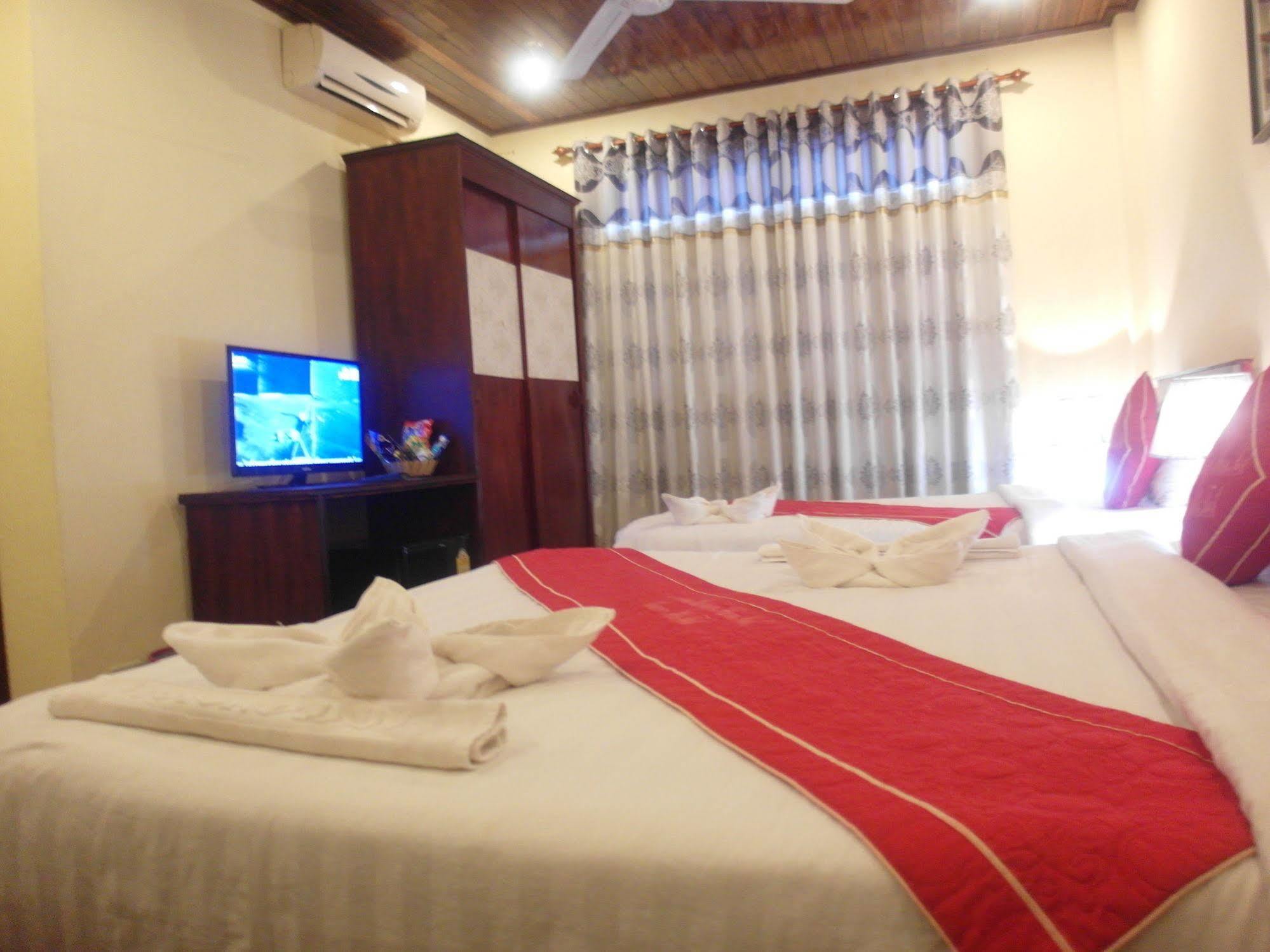 לואנג פרבאנג Mekong Sunset View Hotel מראה חיצוני תמונה